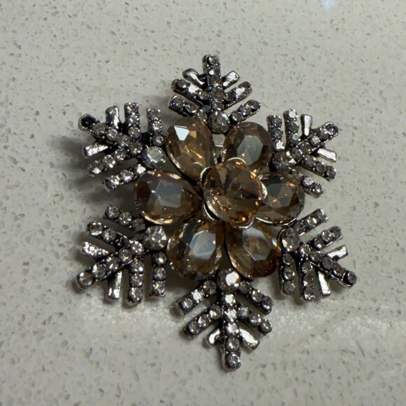Sparkly Crystal Snowflake Brooch NWOT - Picture 2 of 4